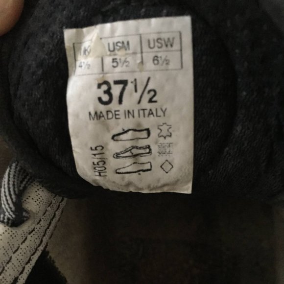 Rock Climbing Shoe - Picture 2 of 2